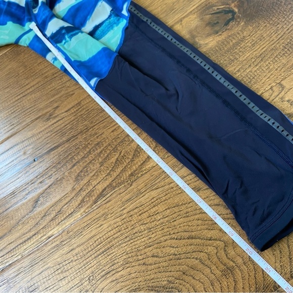 Lululemon Pace Pusher Crop Luxtreme
Brush Strokes Harbor Blue Menthol Deep Navy - Picture 10 of 11